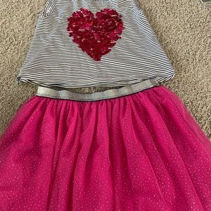 Girls tulle skirt and tank top size 7/8